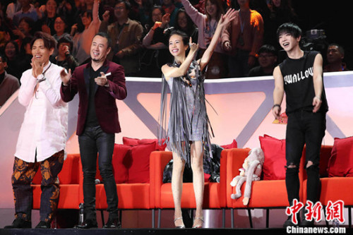 Yang Kun's two-game losing streak in "The Battle of the Teana" was teased by his father, and Hua Chenyu fought without words.
